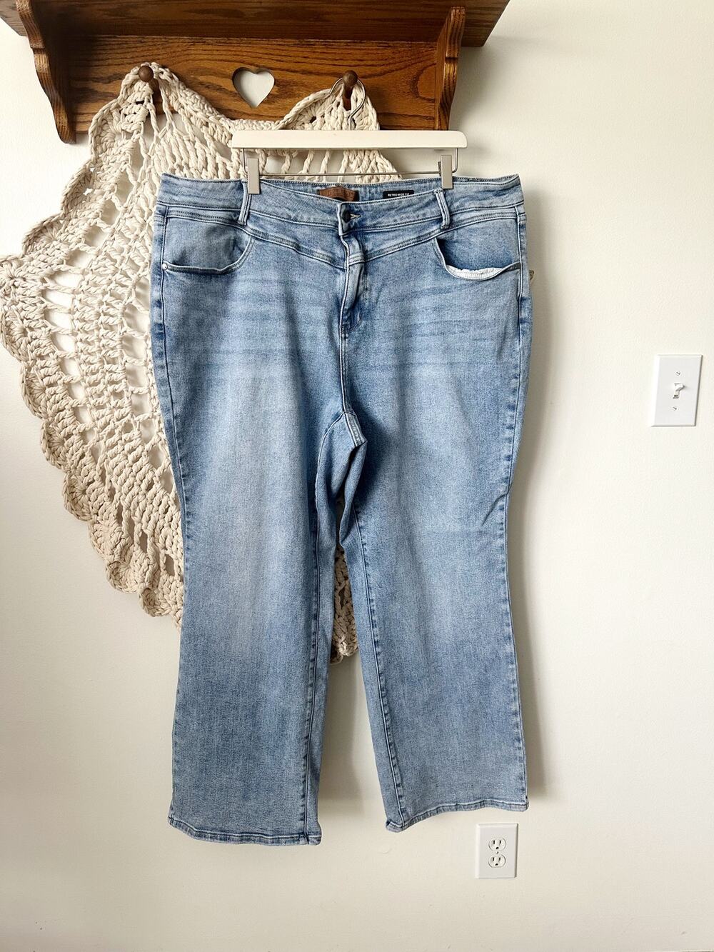 Judy Blue Retro Wide Fit Light Wash Jeans Size 24W